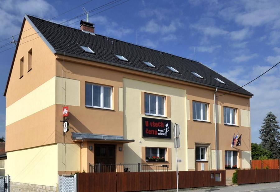 Pension U Vsech Certu Jičín Esterno foto